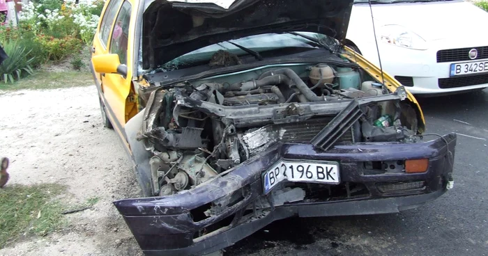 Ambii şoferi au fost transportaţi la Spitalul Judeţean de Urgenţă din Alexandria