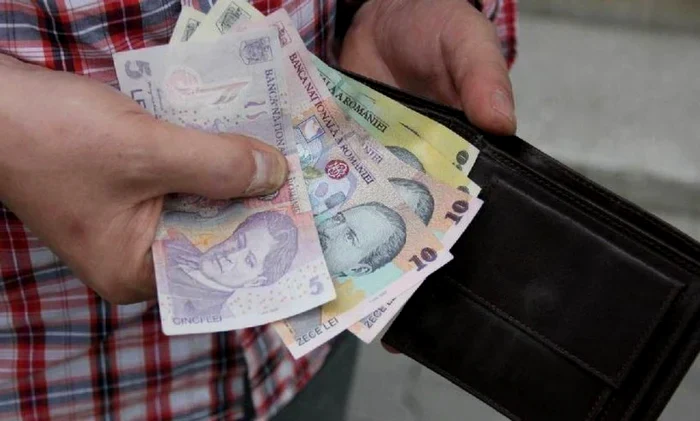 Românii vor da la stat mai mulți bani în 2025