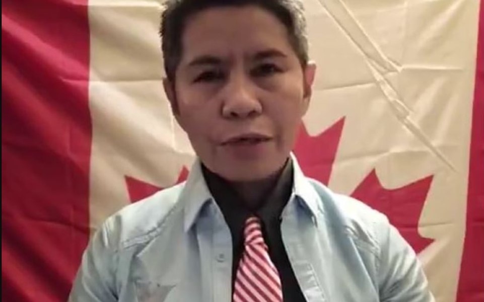 Cine este „regina” QAnon a Canadei, a cărei grupare de conspiraționiști a pus pe jar localnicii unui sat. „Sunt imprevizibili”