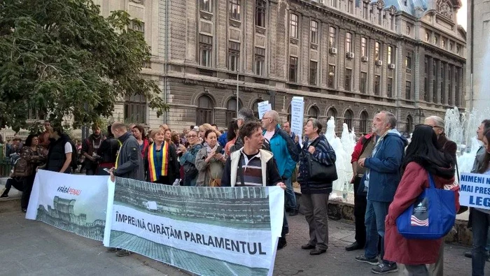 Românii vor demisia celor 73 de senatori care au votat pentru neînceperea urmării penale FOTO Adevărul