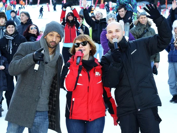 
    Andrei şi Kamara au fost invitaţii lui Alice Tudor la Kiss FM.  