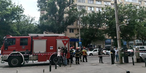 Un lift a căzut în gol la Ministerul Transporturilor din București. Mai multe persoane care se aflau înăuntru au fost rănite FOTO: Adevărul