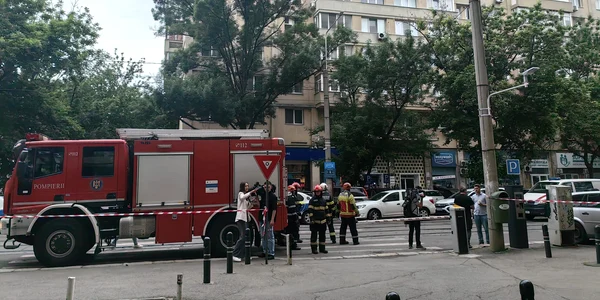 Un lift a căzut în gol la Ministerul Transporturilor din București. Mai multe persoane care se aflau înăuntru au fost rănite FOTO: Adevărul