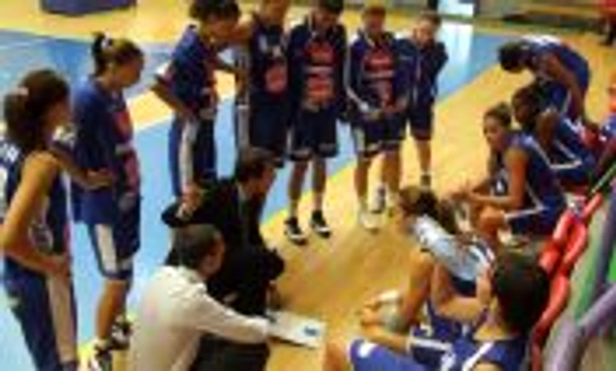 Studentele au învins în prima etapă a campionatului 