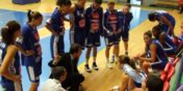 Studentele au învins în prima etapă a campionatului 