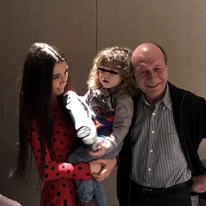 Traian Băsescu este un bunic mândru Foto Instagram