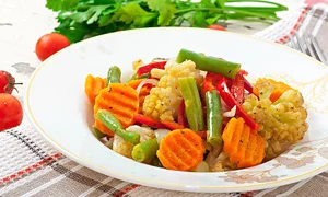 salata de conopida cu morcovi jpeg