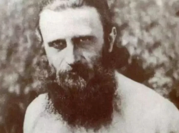 
    Călugărul susține că însuși Arsenie Boca i-a dăruit barbaFoto: adevarul.ro  