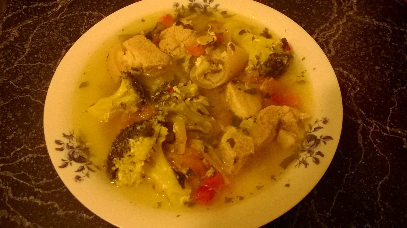 
    Ciorbă din jambon de porc cu broccoli  