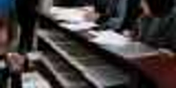 Zeci de şomeri vin zilnic la AJOFM, în încercarea de a găsi un job