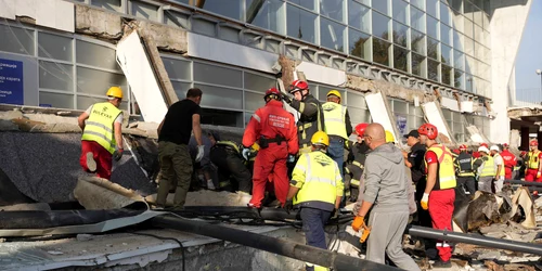 acoperis prăbușit serbia 8 morti FOTO profimedia 0929093032 jpg