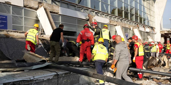acoperis prăbușit serbia 8 morti FOTO profimedia 0929093032 jpg