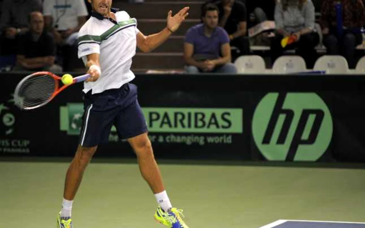 În ciuda efortului depus, Marius Copil nu i-a făcut faţă mult mai experimentatului Jarkko Nieminen FOTO Mediafax