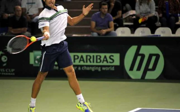 În ciuda efortului depus, Marius Copil nu i-a făcut faţă mult mai experimentatului Jarkko Nieminen FOTO Mediafax