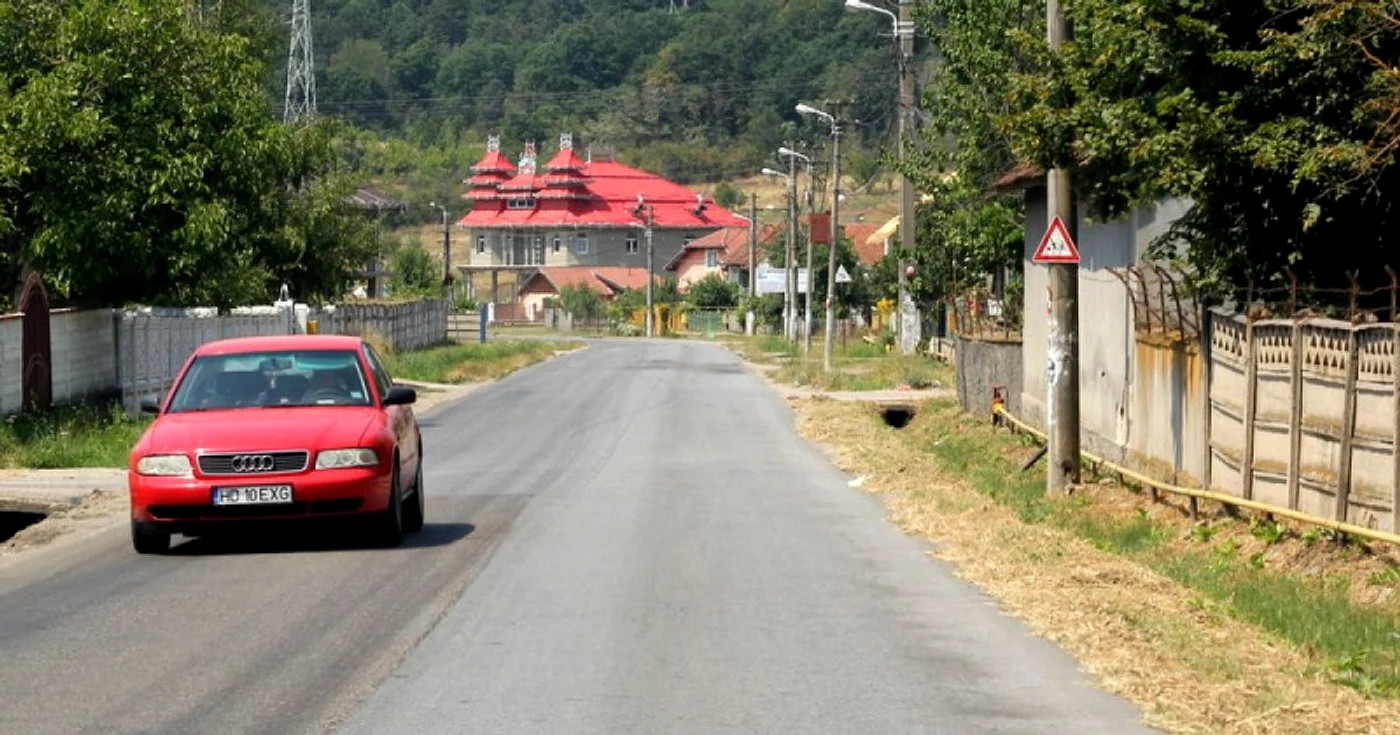 Drumul Hunedoara - Călan. FOTO: Daniel Guţă. ADEVĂRUL.