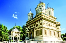 Cum a devenit catedrala de la Curtea de Argeș simbolul României jpeg