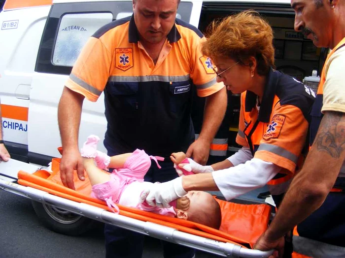 Fetiţa a fost transportată la spital FOTO:arhiva adevarul