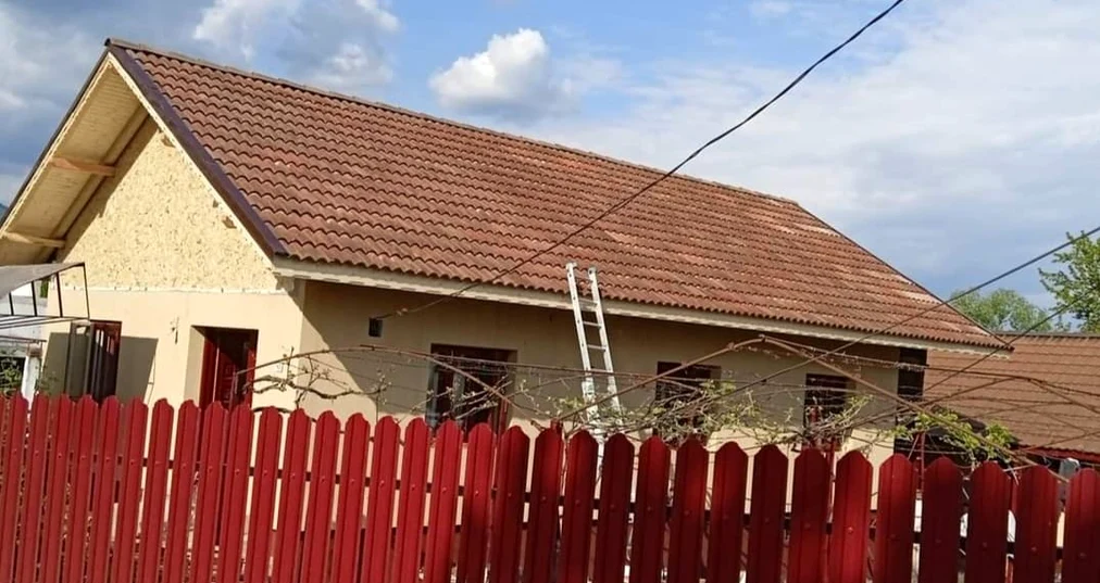 Casa familiei Blendea a fost reparată într-un timp record Foto: Narcis Petre Remetea/Facebook