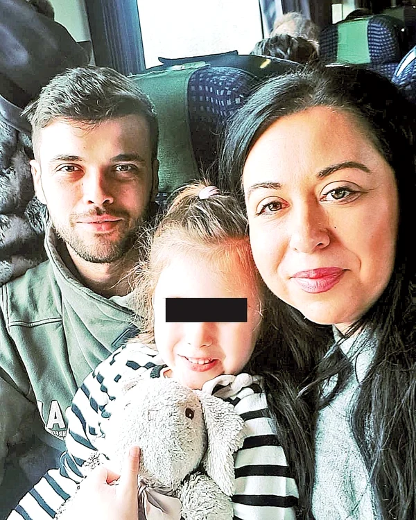 Marius Elisei, Oana Roman și fiica lor s-au distrat la Poiana Brașov