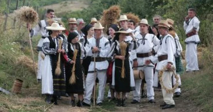 Alba Iulia: Festivalul Secerişului de la Ampoiţa