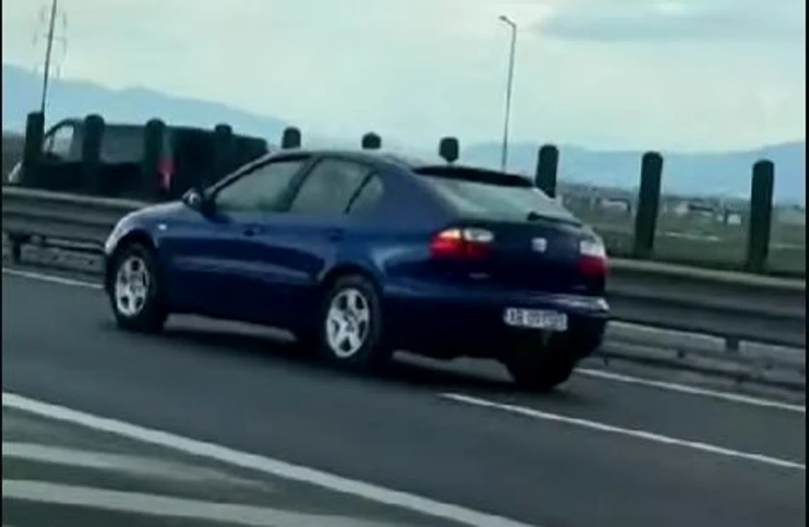 Șoferul a întors mașina și a circulat pe contrasens FOTO captură video