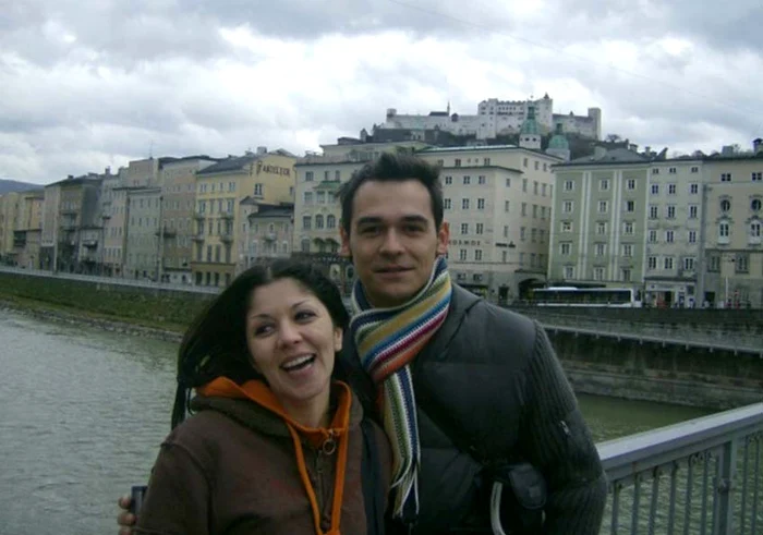 
    Răzvan Simion, alături de soţia Diana, în vacanţăFoto: Arhiva Click!  