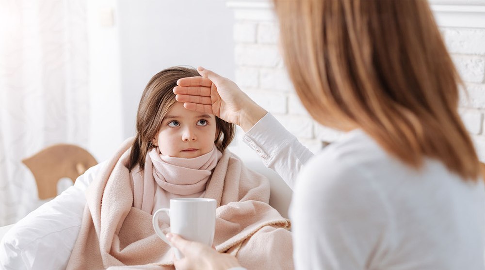 Fetiță de 4 ani ucisă de gripă. Care sunt simptomele care ar trebui să ne trimită urgent la medic
