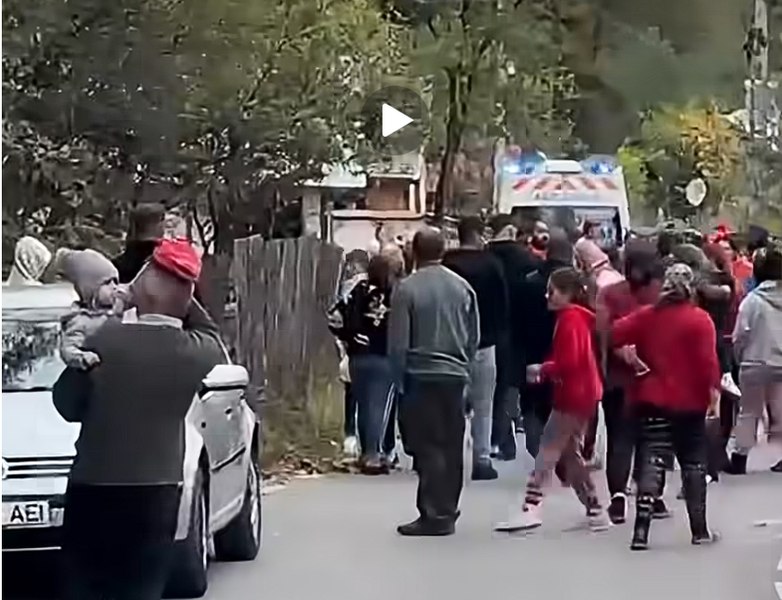 Adolescent de 17 ani, cercetat după ce a lovit un polițist în cap, în timpul unui scandal conjugal