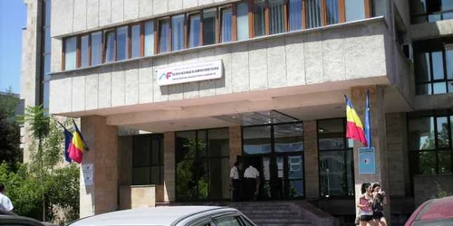 Aproape 1.000 de agenţi economici din Scorniceşti au fost transferaţi la Slatina