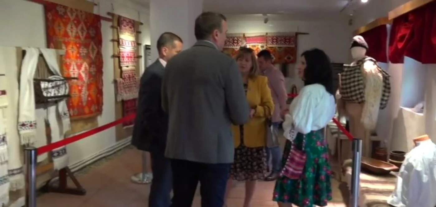 Vernisajul a avut loc pe 11 mai. Captură video CJ Argeş