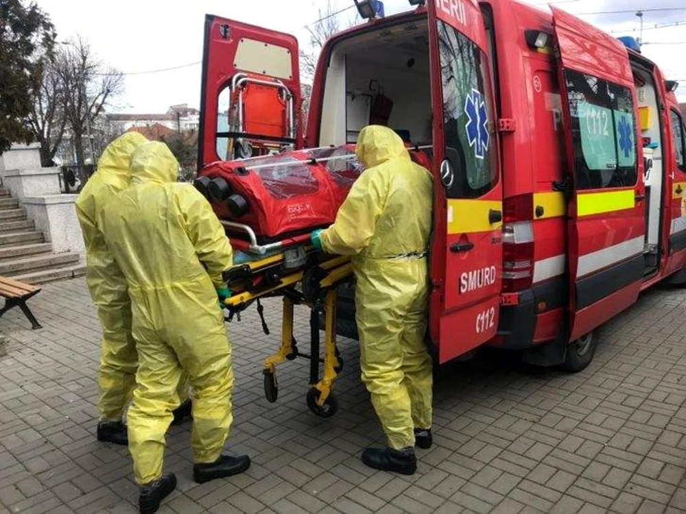 Tânăra şi mama acesteia nu au coronavirus