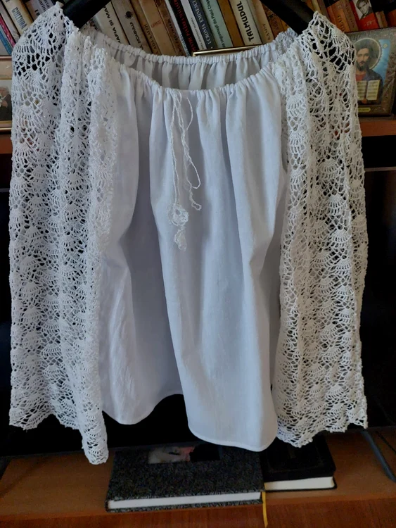 De la iile cusute a trecut la cămășile cu dantelă FOTO: arhiva personală