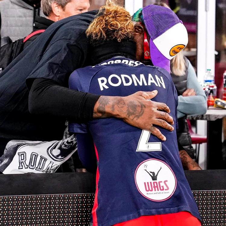 10 trinity rodman fiica lui dennis rodman face fotbal 8 jpg jpeg