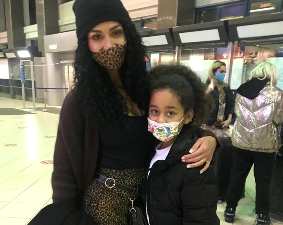 
    Majda, despărțire grea de fiica ei, în aeroportfoto: Kanal  D  