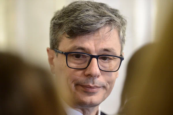 Ministrul Economiei anunță primul pachet de ajutor bănesc nerambursabil pentru companiile românești