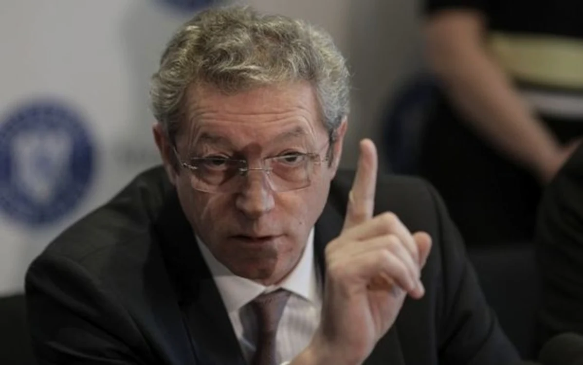 
    Adrian Streinu-Cercel: "Mă uit la televizor cu stupoare şi văd că majoritatea sunt cu masca sub nas"Sursă foto: Arhivă Click!  