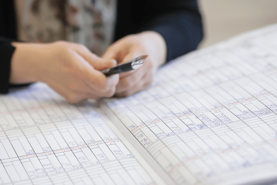 Ce măsuri iau alte țări pentru a preveni violența împotriva profesorilor