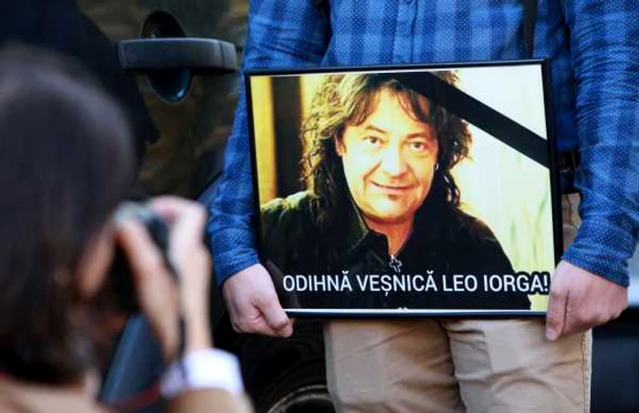 Leo Iorga a fost înmormântat în aplauzele celor prezenţi FOTO Click!