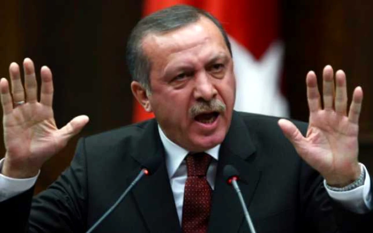 Recep Erdogan (actualul presedinte turc), in timpul unui discurs in care nega acuzele de coruptie ce i-au fost aduse. Foto: Reuters