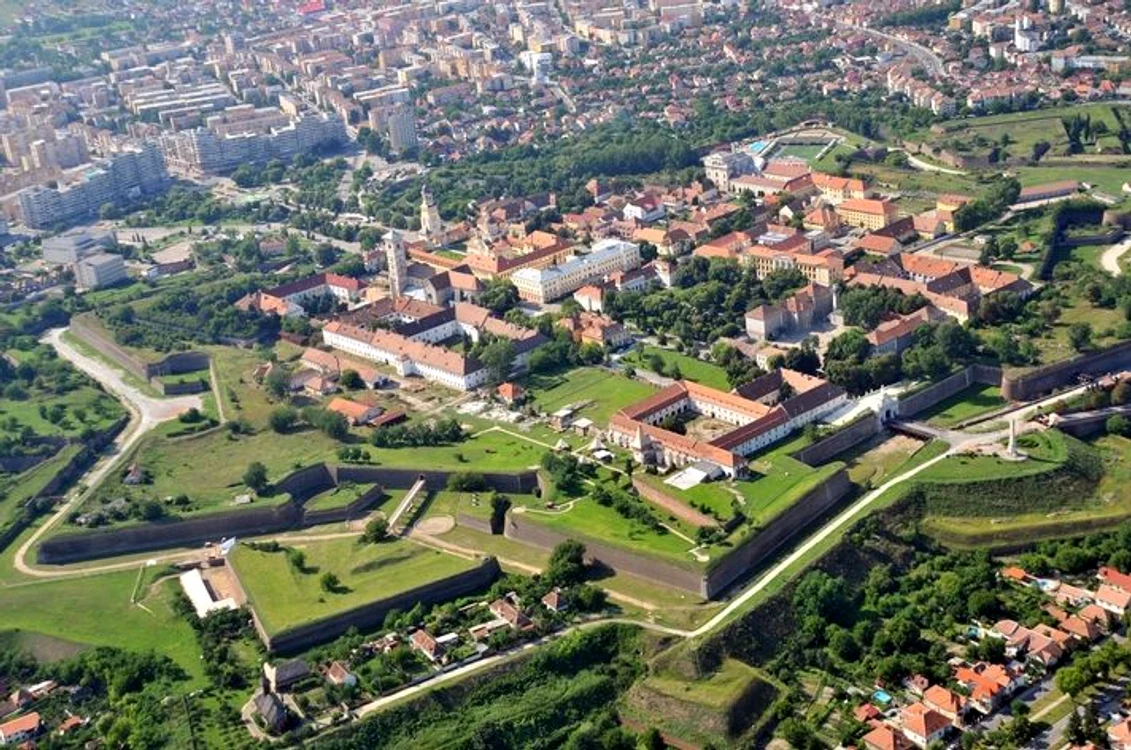 
    În comuna Ciugud premierul va lansa programul guvernamental pentru sprijinirea fermierilor  