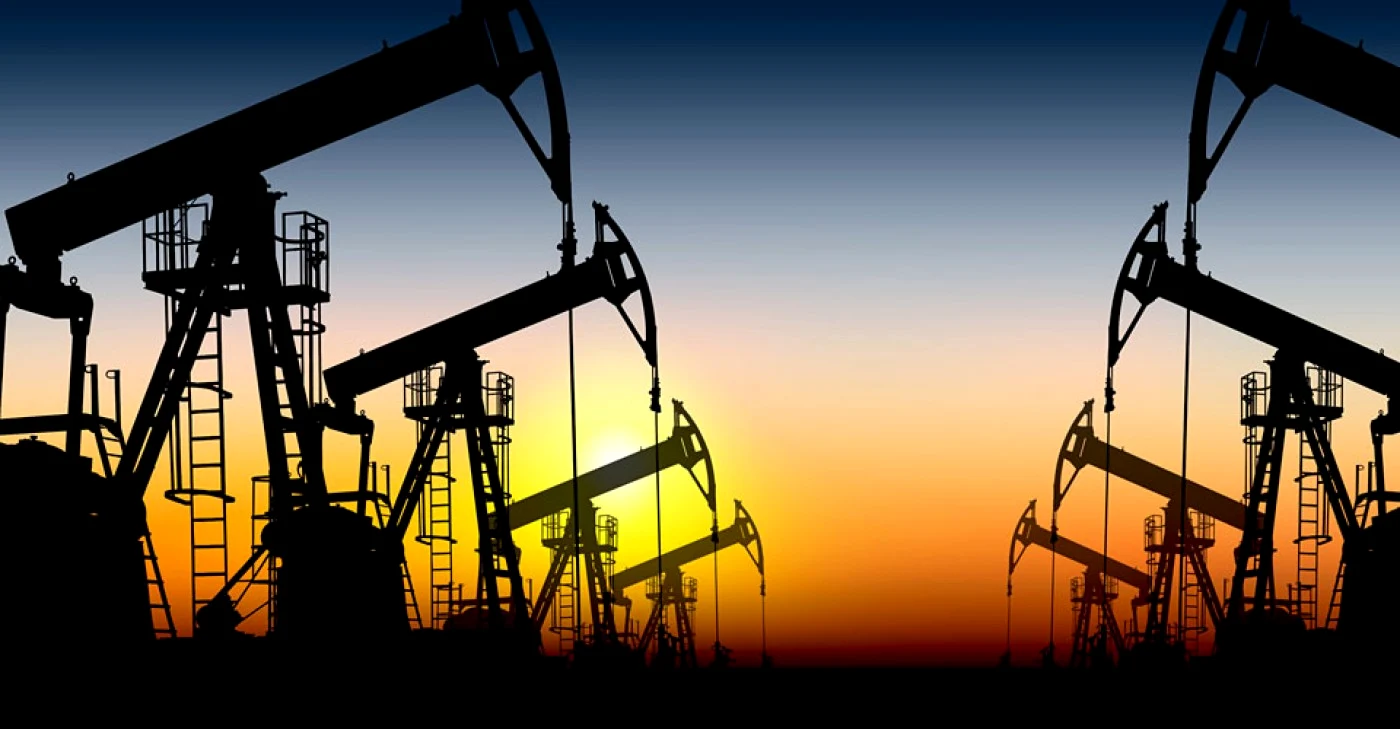 Cererea de petrol a scăzut la nivel mondial, din cauza economiei slabe din Europa şi China, în timp ce oferta a crescut
