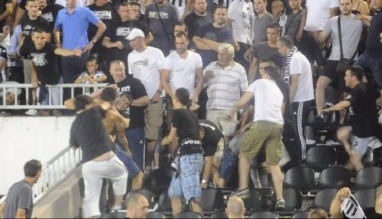 Conflicte sângeroase în galeria lui Partizan FOTO blic.rs