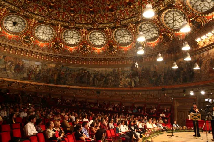 Ateneul Român, o clădire monumentală FOTO Adevărul