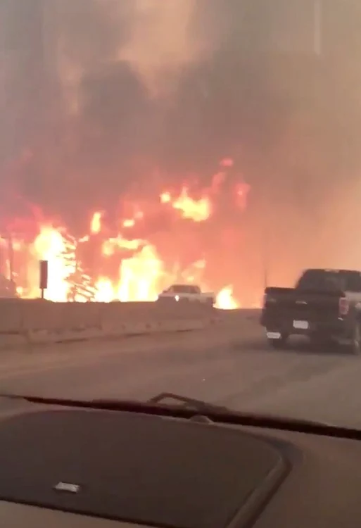 Există pericolul ca incendiul să cuprindă și orașul