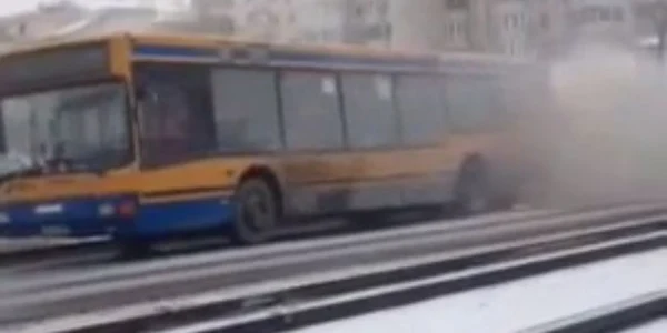 autobuz incendiu