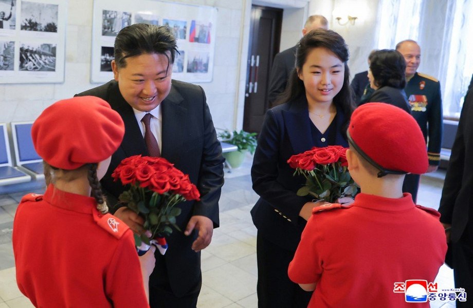 Kim Ju Ae, fiica liderului de la Phenian, tot mai vizibilă. Este începutul unei noi succesiuni în dinastia Kim?