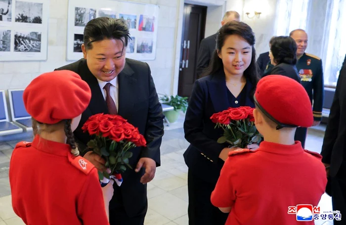 Kim Ju Ae, fiica liderului de la Phenian, tot mai vizibilă. Este începutul unei noi succesiuni în dinastia Kim?