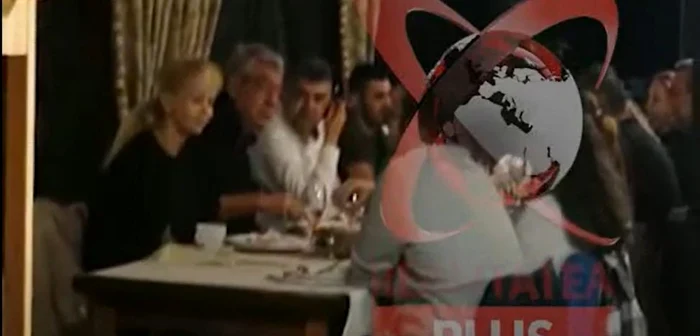 Marcel Ciolacu, surprins la un restaurant din Buzău, cu 10 persoane la masă Foto: Realitatea PLUS
