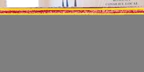 Consilierii locali au fost convocaţi ieri pentru o şedinţă extraordinară