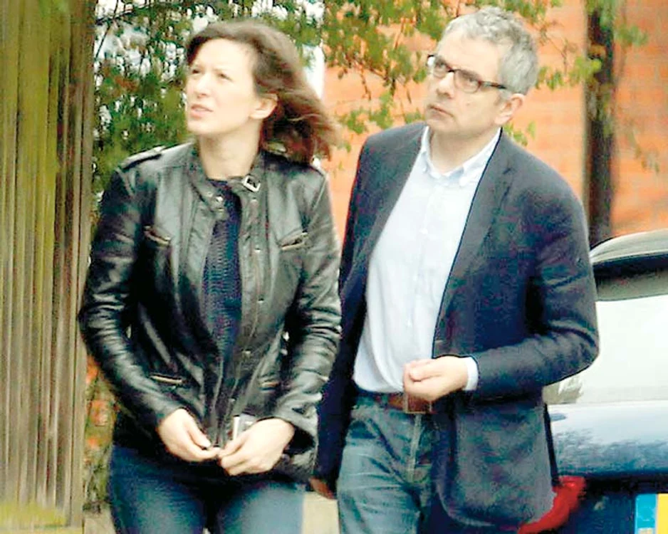 
    Actorul, împreună cu  Louise Ford  